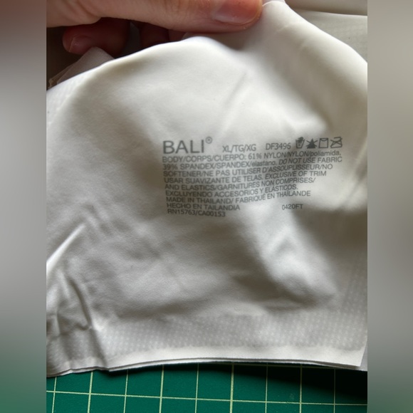 Bali Comfort Revolution EasyLite Seamless Wirefree Bra - Picture 5 of 14